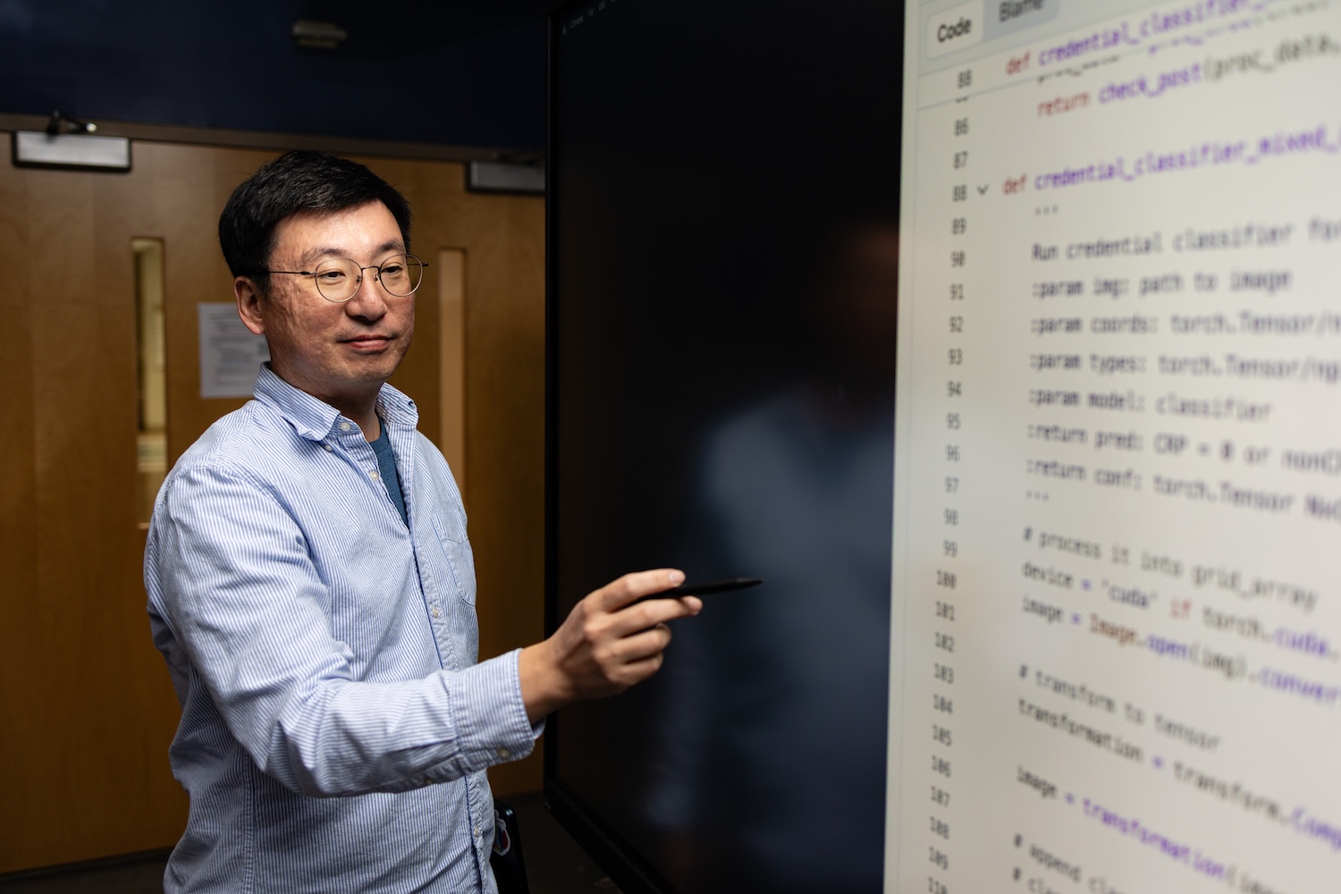 doowon kim looking at code