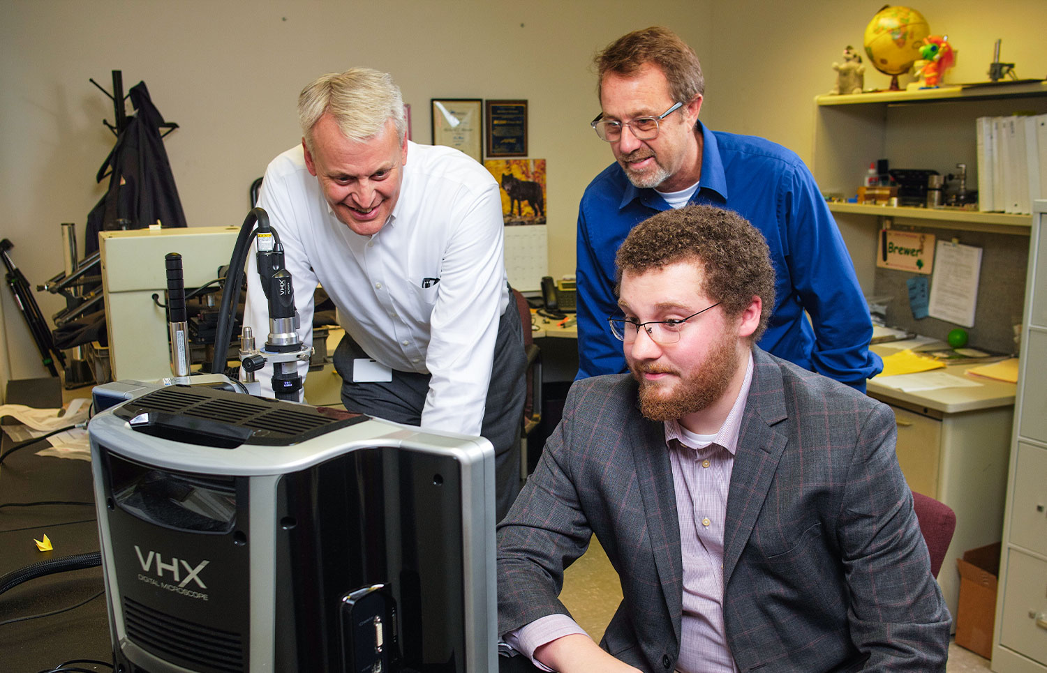 Researchers for UT and ARC Look at Materials Under Microscope