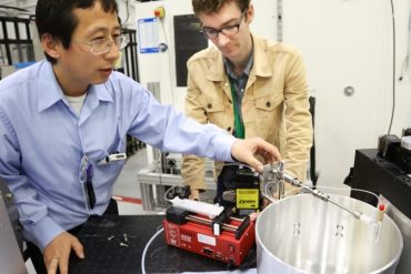Zhili Zhang working in UTSI Lab