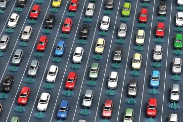 Representations of driverless vehicles on interstate