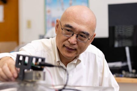 Jindong Tan